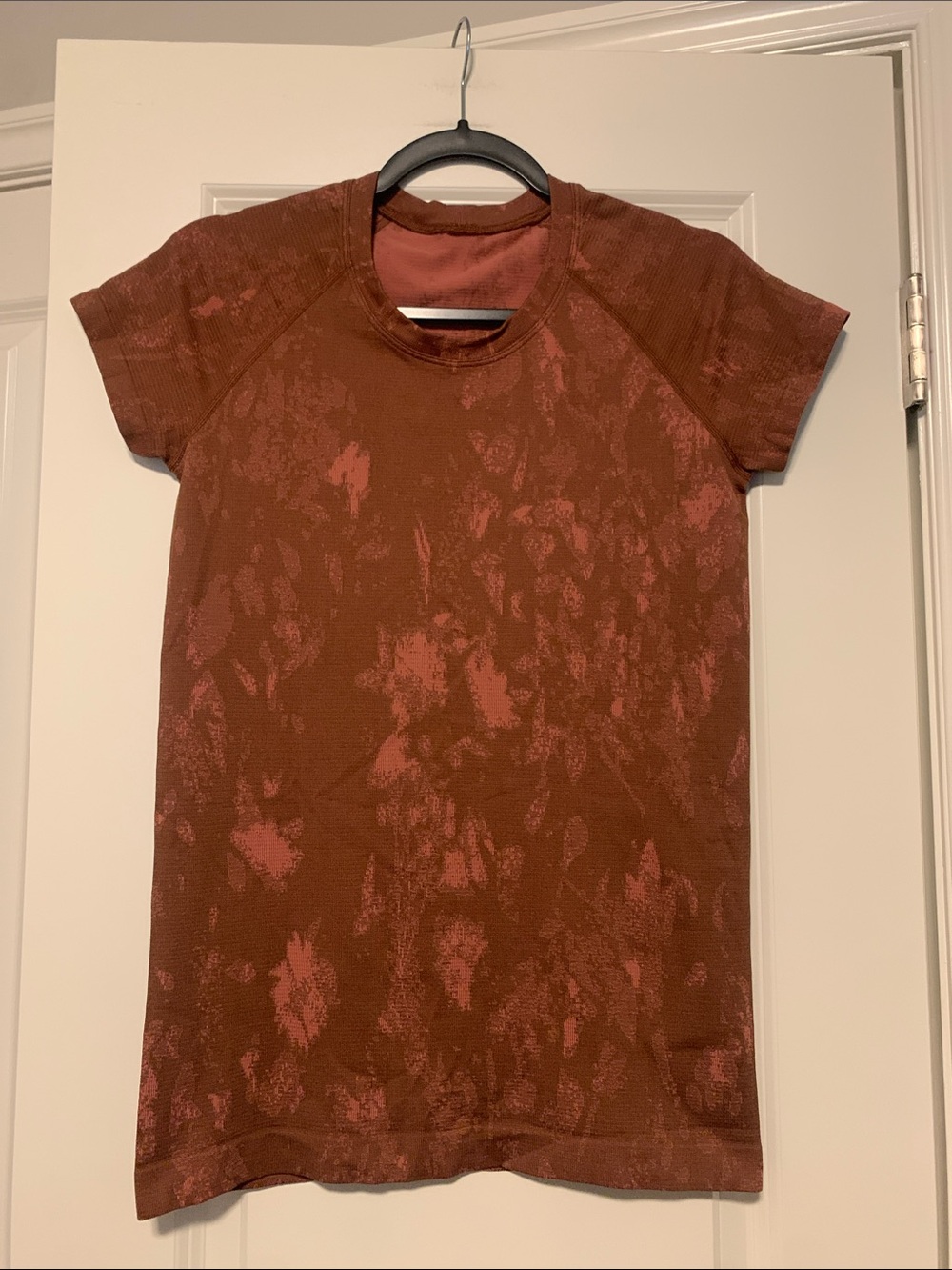 Lululemon Brown/Pink Swiftly Sz 8
Good Condition